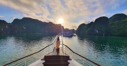 Top 5 Địa Điểm Ngắm Hoàng Hôn Hạ Long Cực Chill Cùng À La Carte Hạ Long Bay